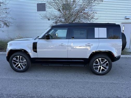 2026 Land Rover Defender X-Dynamic SE