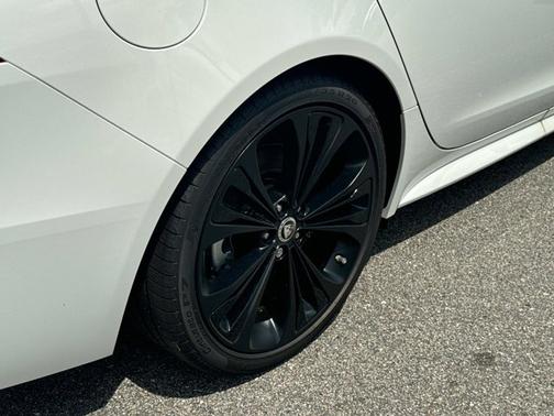 2024 Jaguar XF R-Dynamic SE