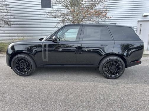 2026 Land Rover Range Rover SE