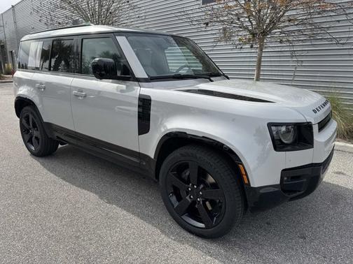 2026 Land Rover Defender X-Dynamic SE