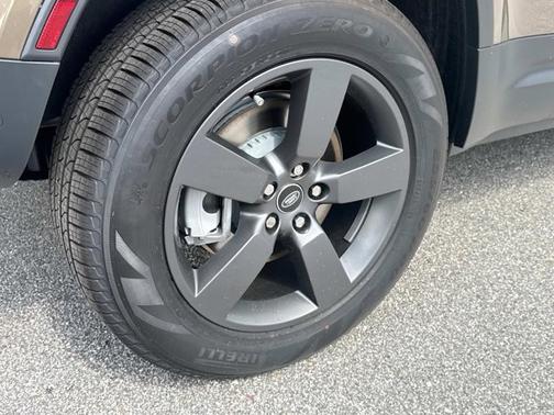 2025 Land Rover Defender S