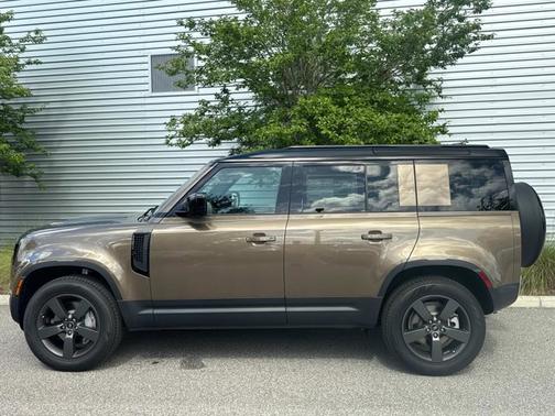 2025 Land Rover Defender S