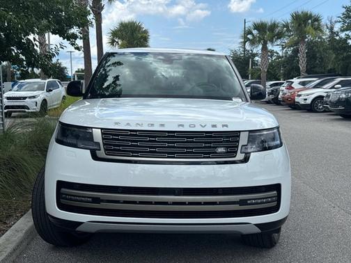 2025 Land Rover Range Rover SE