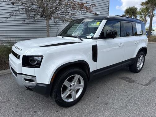 2023 Land Rover Defender SE