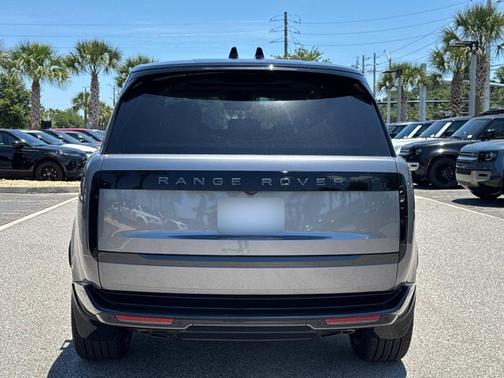 2025 Land Rover Range Rover SE