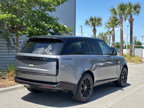 2025 Land Rover Range Rover SE