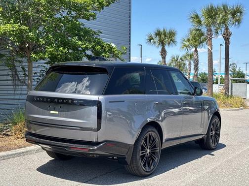 2025 Land Rover Range Rover SE