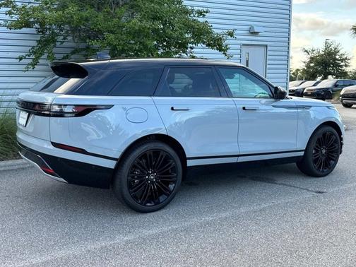 2026 Land Rover Range Rover Velar Dynamic SE