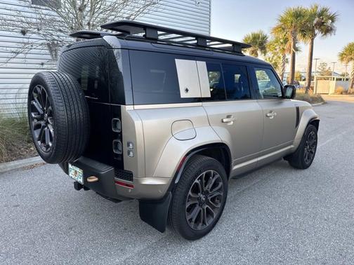 2025 Land Rover Defender OCTA