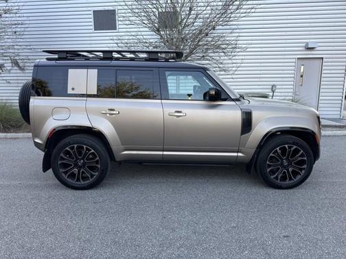 2025 Land Rover Defender OCTA