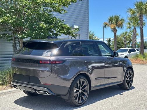 2025 Land Rover Range Rover Sport SE