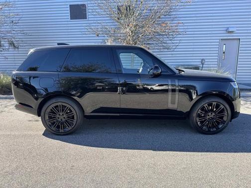 2026 Land Rover Range Rover SE