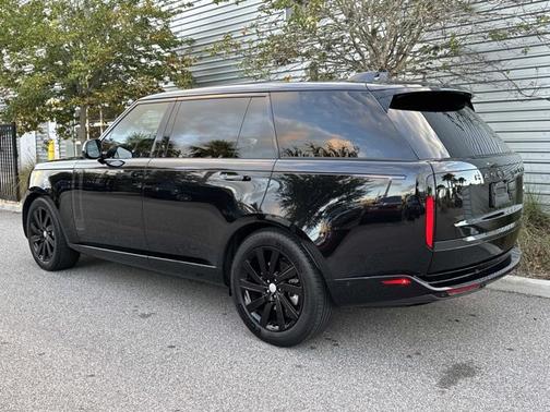 2023 Land Rover Range Rover SE