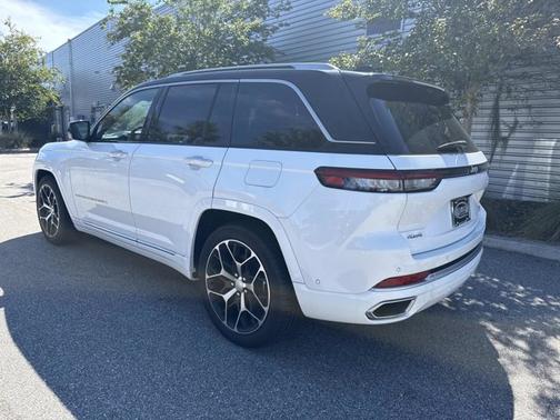 2022 Jeep Grand Cherokee Summit Reserve
