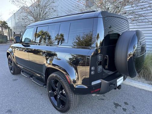 2026 Land Rover Defender X-Dynamic SE