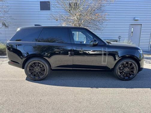 2026 Land Rover Range Rover SE