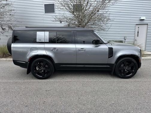 2024 Land Rover Defender X-Dynamic SE