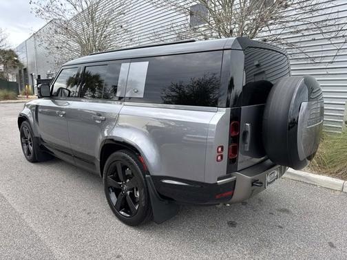 2024 Land Rover Defender X-Dynamic SE