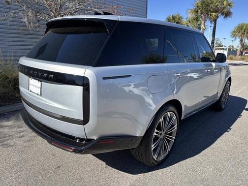 2025 Land Rover Range Rover SE