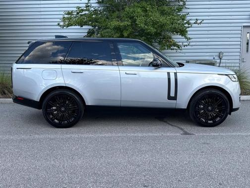 2025 Land Rover Range Rover SE