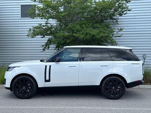 2025 Land Rover Range Rover SE