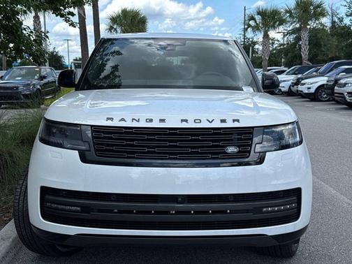 2025 Land Rover Range Rover SE