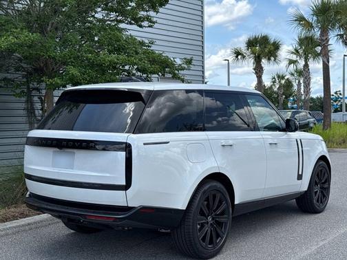 2025 Land Rover Range Rover SE
