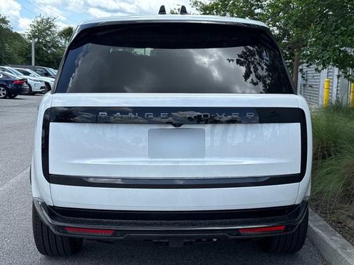 2025 Land Rover Range Rover SE