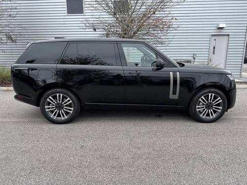 2026 Land Rover Range Rover SE