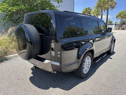 Santorini Black Metallic 2026 Land Rover Defender S
