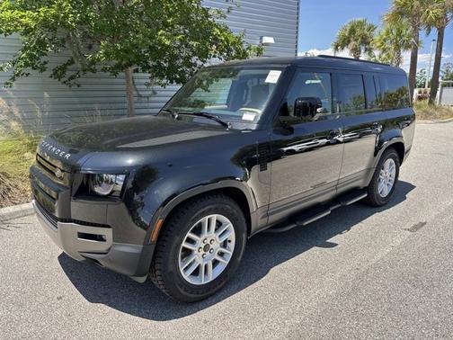 Santorini Black Metallic 2026 Land Rover Defender S