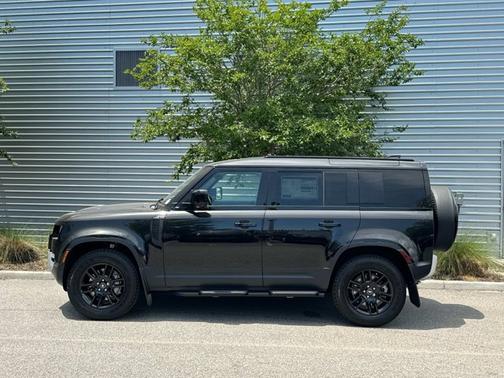 2025 Land Rover Defender S