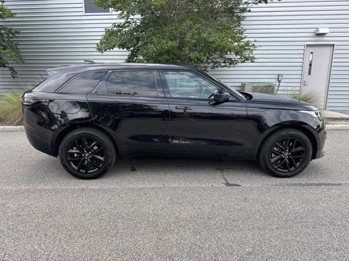 Santorini Black Metallic 2026 Land Rover Range Rover Velar Dynamic SE