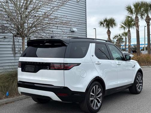 2025 Land Rover Discovery Dynamic SE