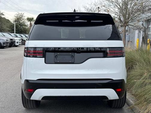 2025 Land Rover Discovery Dynamic SE