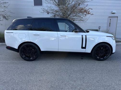 2026 Land Rover Range Rover SE