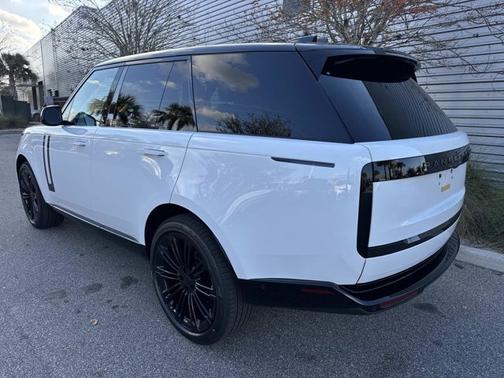 2026 Land Rover Range Rover SE