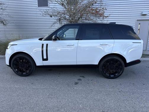 2026 Land Rover Range Rover SE