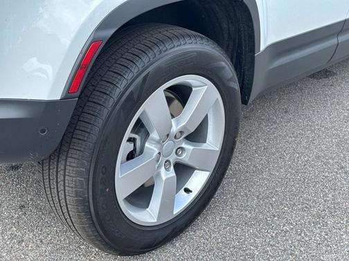 2025 Land Rover Defender S