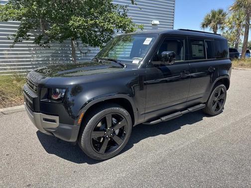 Santorini Black Metallic 2026 Land Rover Defender S