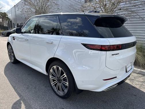 2026 Land Rover Range Rover Sport Dynamic SE