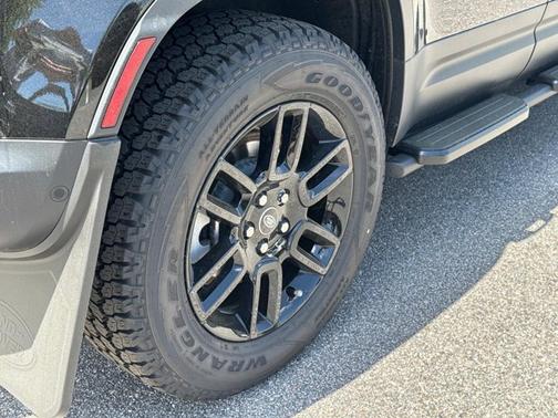 2025 Land Rover Defender S