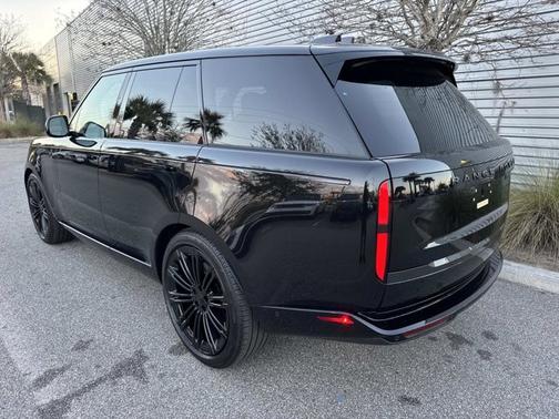 2026 Land Rover Range Rover SE
