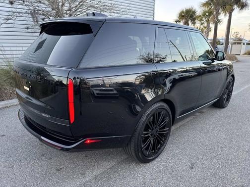 2026 Land Rover Range Rover SE