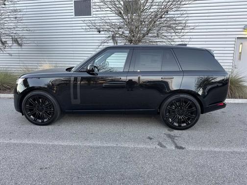 2026 Land Rover Range Rover SE