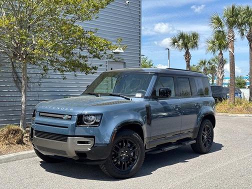 2025 Land Rover Defender X-Dynamic SE