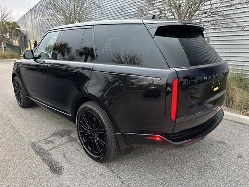 2026 Land Rover Range Rover SE