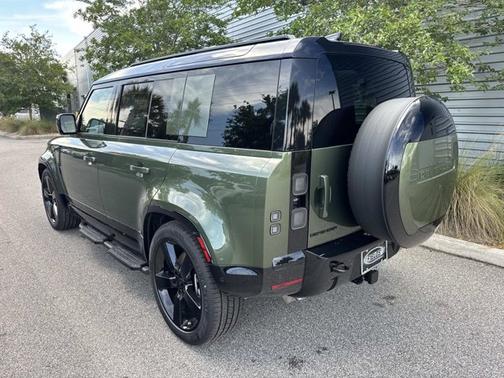 Woolstone Green Metallic 2026 Land Rover Defender X-Dynamic SE