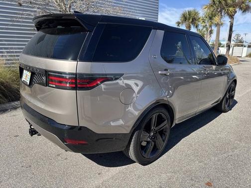 2023 Land Rover Discovery HSE R-Dynamic