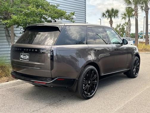 2025 Land Rover Range Rover SE